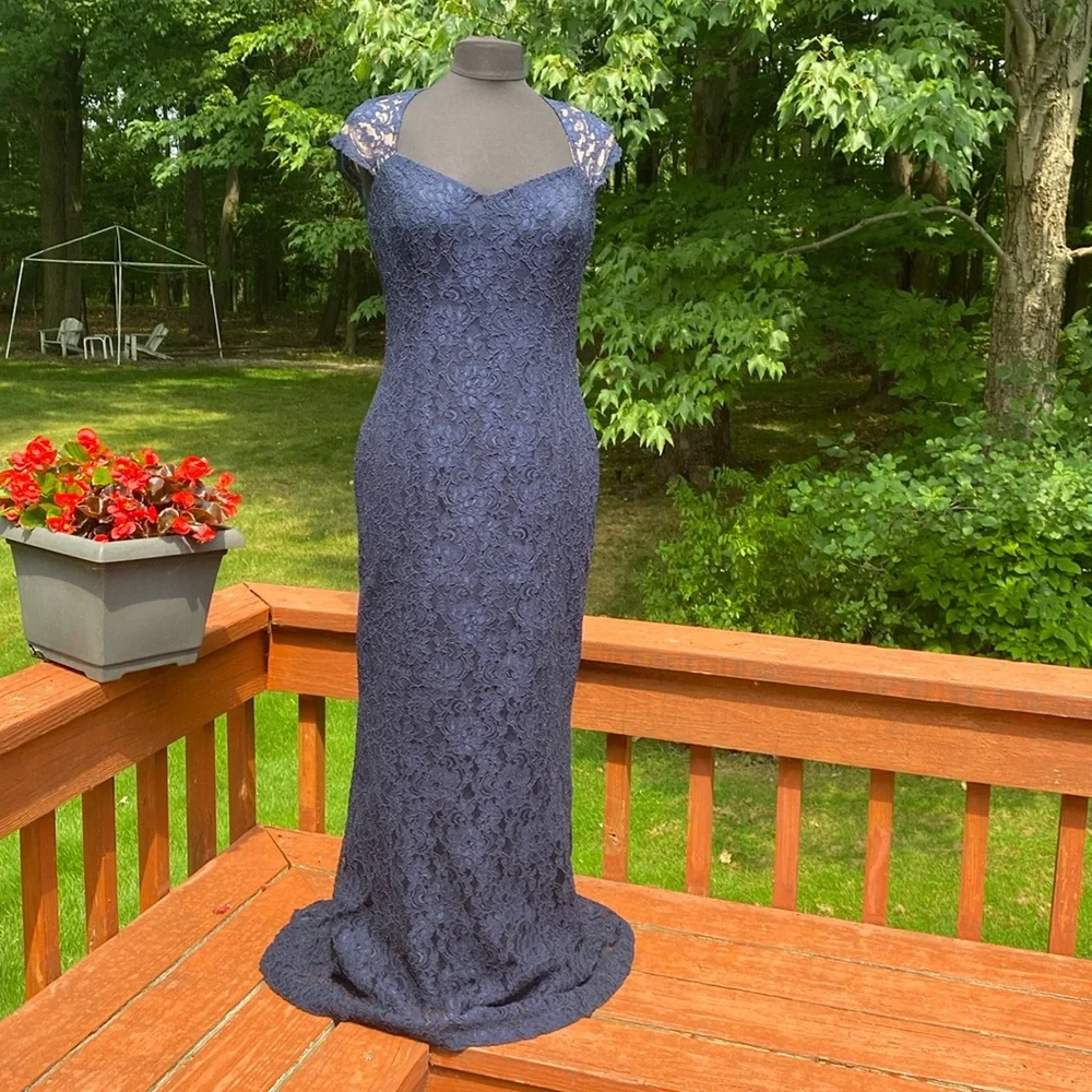 Ralph Lauren, navy lace evening gown,excellent condition, see measurements below - Picture 1 of 16